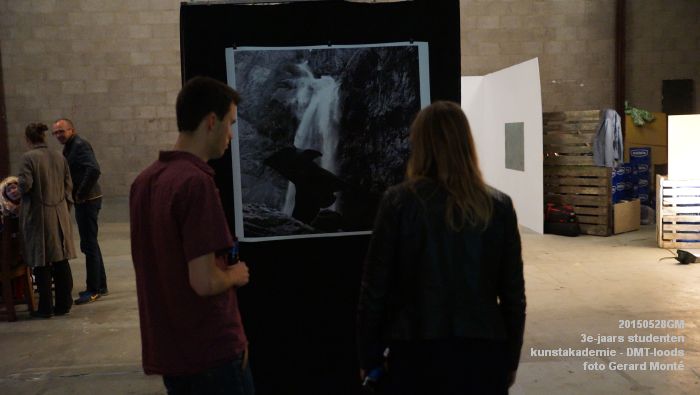 DSC09019- 3e-jaars studenten kunstakademie - DMT-loods Copernicuslaan - 28mei2015 -  foto GerardMontE web