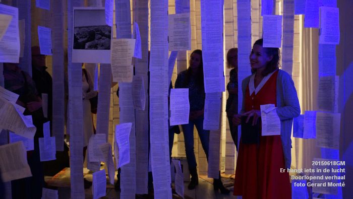 DSC00780- Er hangt iets in de lucht - Doorlopend verhaal - 18juni2015 - foto GerardMontE web