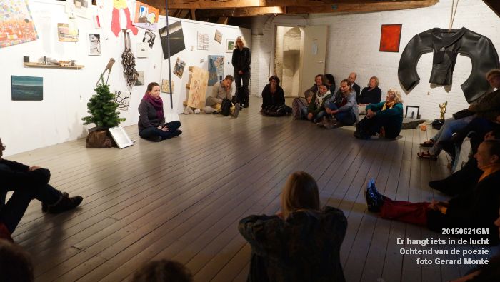 DSC01848- Er hangt iets in de lucht - Ochtend van de poEzie - 21juni2015 - foto GerardMontE web