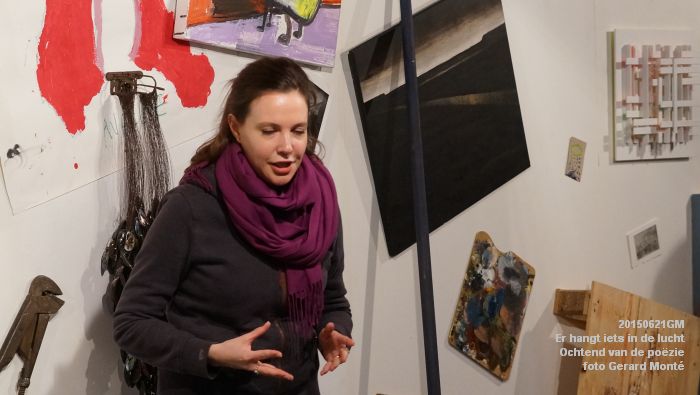 DSC01857- Er hangt iets in de lucht - Ochtend van de poEzie - 21juni2015 - foto GerardMontE web