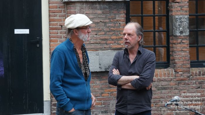 DSC03151- Er hangt iets in de lucht - The Monochrome - 26juni2015 - foto GerardMontE web