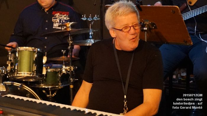 DSC07950- den bosch zingt luisterliedjes - podiem azijnfabriek - 12juli2015 - foto GerardMontE web