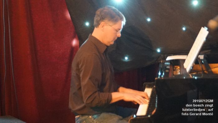 DSC07953- den bosch zingt luisterliedjes - podiem azijnfabriek - 12juli2015 - foto GerardMontE web