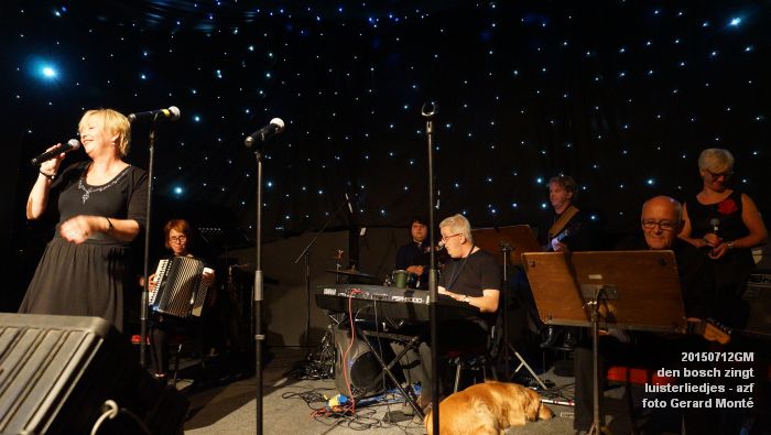 DSC07970- den bosch zingt luisterliedjes - podiem azijnfabriek - 12juli2015 - foto GerardMontE web