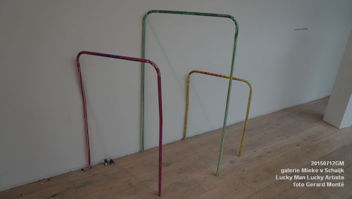 DSC07921- galerie Mieke van Schaijk - expositie Lucky Man Lucky Artists - 12juli2015 - foto GerardMontE web