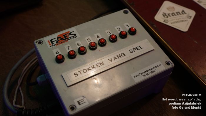 DSC00678- Het wordt weer zon dag - podium Azijnfabriek - 26juli2015 - foto GerardMontE web