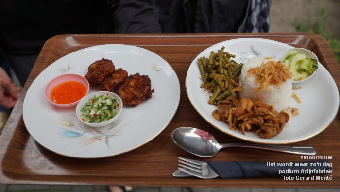 DSC00715- Het wordt weer zon dag - podium Azijnfabriek - 26juli2015 - foto GerardMontE web