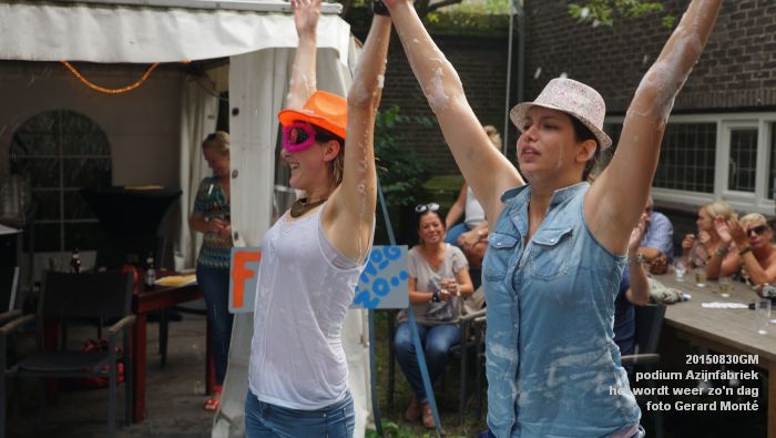 DSC05377- Het wordt weer zon dag - podium Azijnfabriek - 30aug2015 - foto GerardMontE web