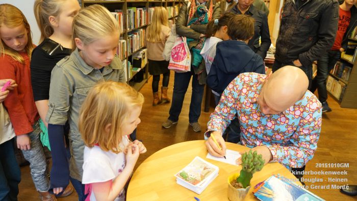 DSC04977- boekhandel Heinen kinderboekenweek Jozua Douglas - 10okt2015 - foto GerardMontE web