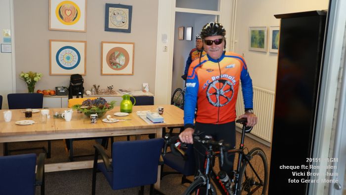 DSC05090- cheque FTC Rosmalen Vicki Brown-huis   - 11okt2015 - foto GerardMontE web