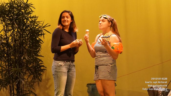 DSC05400- kw1c opleiding Artiest - voorstelling Vakantievlucht - 14okt2015 - foto GerardMontE web