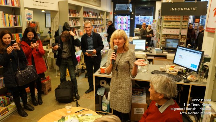 DSC01992- heinen ThE Tjong-Khing signeert Bosch - 15nov2015 - foto GerardMontE web DSC01992- heinen ThE Tjong-Khing signeert Bosch - 15nov2015 - foto GerardMontE web