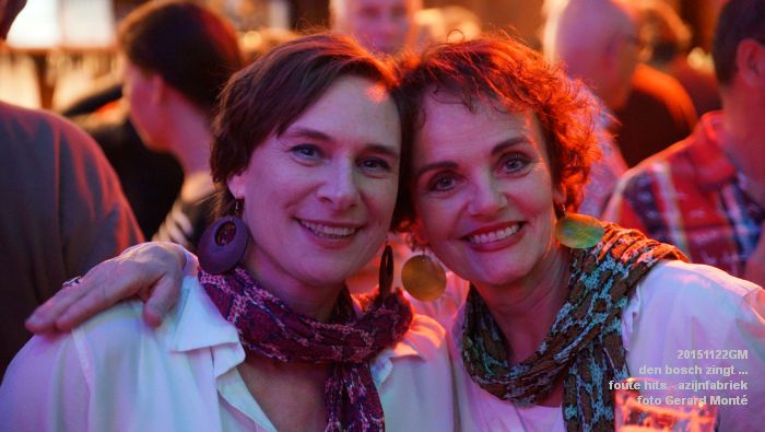DSC03844- den bosch zingt foute hits 2 azijnfabriek - 22nov2015 - foto GerardMontE web