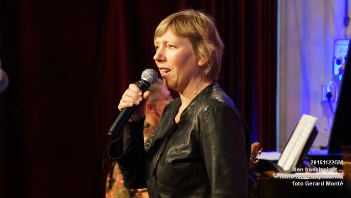 DSC03889- den bosch zingt foute hits 2 azijnfabriek - 22nov2015 - foto GerardMontE web