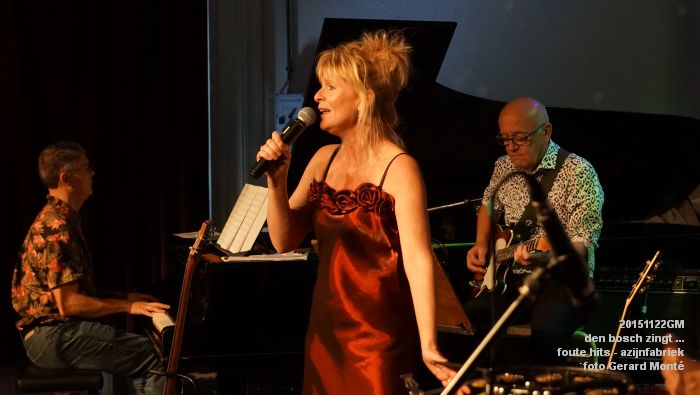 DSC03906- den bosch zingt foute hits 2 azijnfabriek - 22nov2015 - foto GerardMontE web