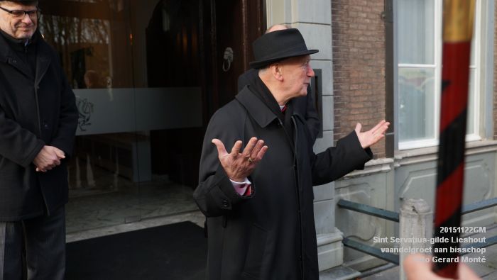 DSC03692- Sint Servatius-gilde uit Lieshout in Sint-Jan en vaandelgroet aan bisschop - 22nov2015 - foto GerardMontE web