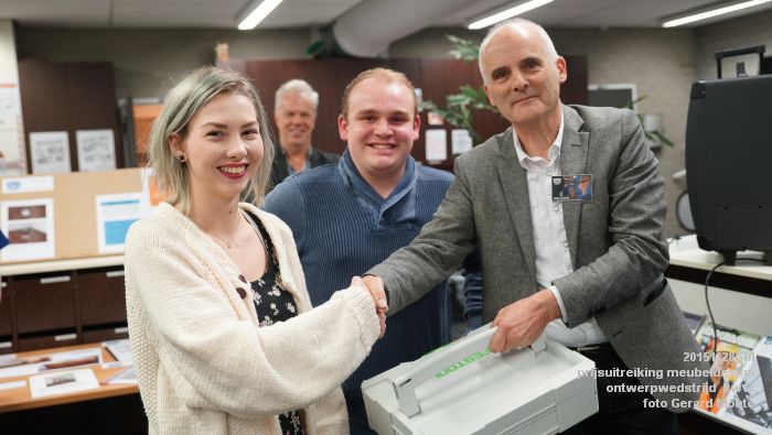 DSC04808- Prijsuitreiking ontwerpwedstrijd meubeldesign kw1c  - 28nov2015 - foto GerardMontE web