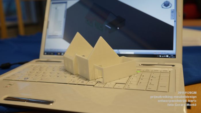 DSC04881-DSC04879- Prijsuitreiking ontwerpwedstrijd meubeldesign kw1c  - 28nov2015 - foto GerardMontE web