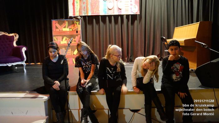DSC06864- wijktheater den bosch bbs de kruiskamp - 11dec2015 - foto GerardMontE web