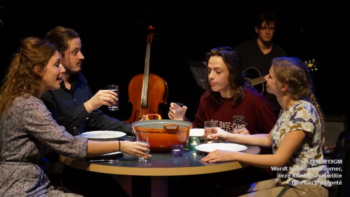 DSC08563- doorloop Wordt het nog wel zomer  deze Kerst - ThadP - 19dec2015 - foto GerardMontE web