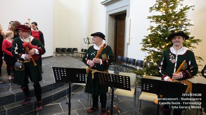 DSC05316- Kerstconcert Puer natus - Stadspijpers - Capella Ducis - Fermaatjes - Grote Kerk - 20dec2015 - foto GerardMontE web