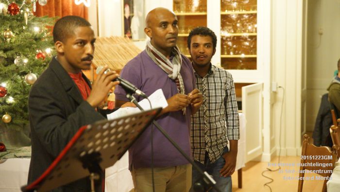 DSC09588- Kerstmaaltijd met vluchtelingen in Sint-Janscentrum - lichtjesroute - Sint-Jan - 23dec2015 - foto GerardMontE web