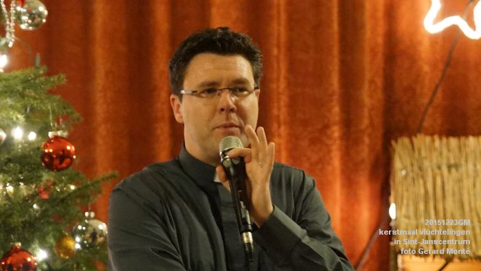 DSC09600- Kerstmaaltijd met vluchtelingen in Sint-Janscentrum - lichtjesroute - Sint-Jan - 23dec2015 - foto GerardMontE web