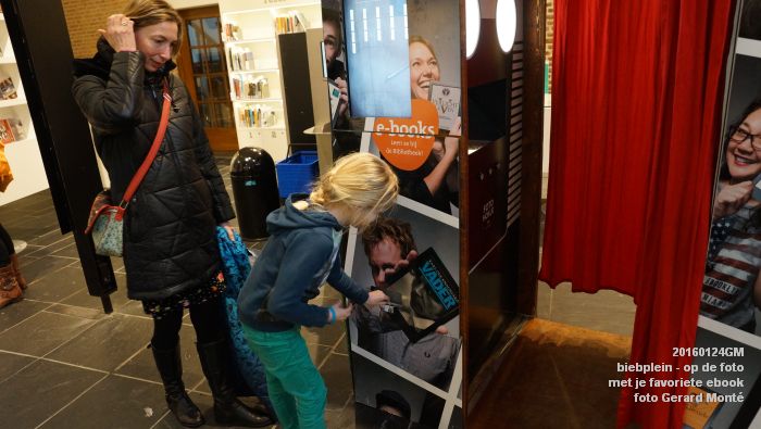 fDSC01470- biebplein met je favoriete ebook op de foto - 24jan2016 - foto GerardMontE web