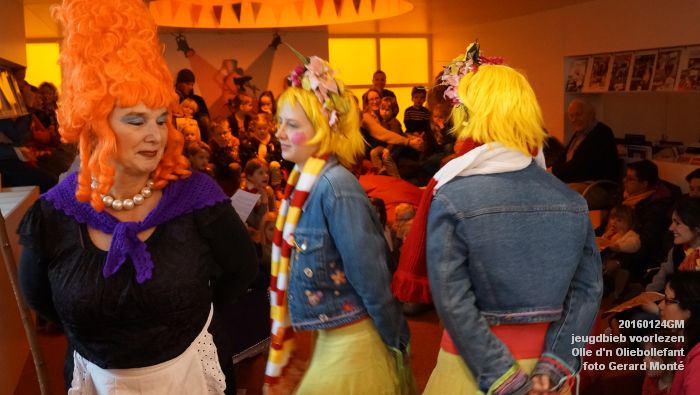 DSC01436- jeugdbieb voorlezen Olle dn Oliebollefant - 24jan2016 - foto GerardMontE web DSC01436- jeugdbieb voorlezen Olle dn Oliebollefant - 24jan2016 - foto GerardMontE web