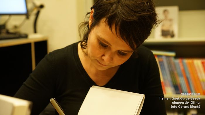 DSC09763- heinen Griet Op de Beeck signeerde haar nieuwe boek Gij nu - 12maart2016 - foto GerardMontE web DSC09763- heinen Griet Op de Beeck signeerde haar nieuwe boek Gij nu - 12maart2016 - foto GerardMontE web