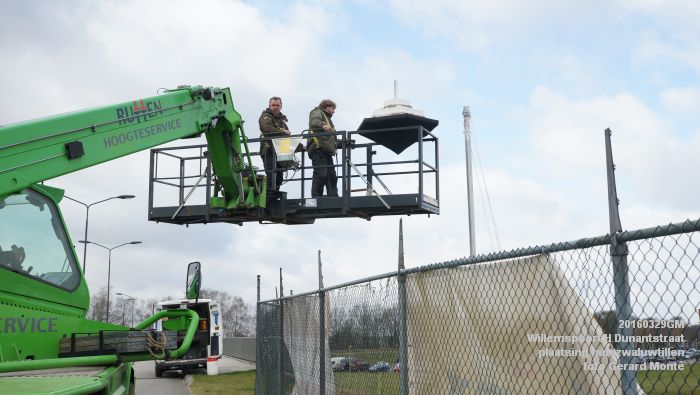 DSC02128- Willemspoort - huiszwaluwtillen geplaatst - Henri Dunantstraat - 29maart2016 - foto GerardMontE web