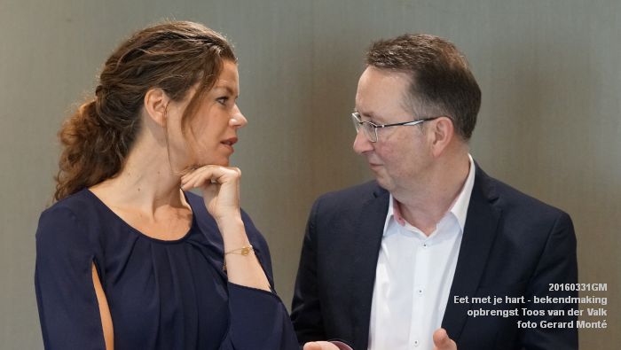 DSC02586- Eet met je hart - bekendmaking opbrengst 3e restaurantactie door Toos van der Valk - 31maart2016 - foto GerardMontE web DSC02586- Eet met je hart - bekendmaking opbrengst 3e restaurantactie door Toos van der Valk - 31maart2016 - foto GerardMontE web