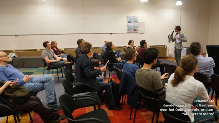 DSC09799- Ruw-avond over het Oekraine-referendum -  kapel Groot Gasthuis - 5april2016 - foto GerardMontE web