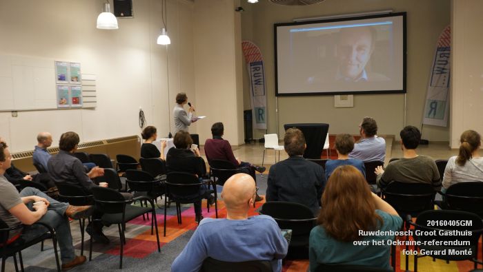 DSC09800- Ruw-avond over het Oekraine-referendum -  kapel Groot Gasthuis - 5april2016 - foto GerardMontE web