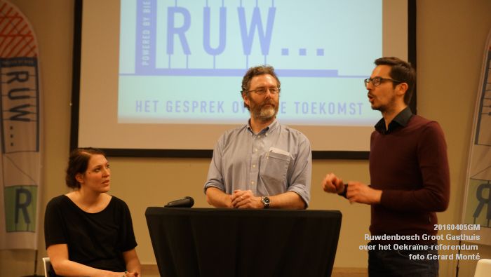 DSC09806- Ruw-avond over het Oekraine-referendum -  kapel Groot Gasthuis - 5april2016 - foto GerardMontE web