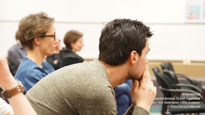 DSC09811- Ruw-avond over het Oekraine-referendum -  kapel Groot Gasthuis - 5april2016 - foto GerardMontE web