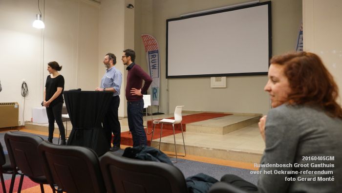 DSC09814- Ruw-avond over het Oekraine-referendum -  kapel Groot Gasthuis - 5april2016 - foto GerardMontE web