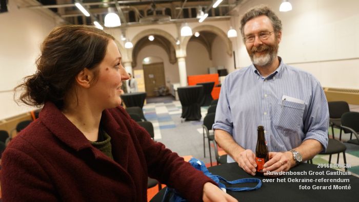 DSC09817- Ruw-avond over het Oekraine-referendum -  kapel Groot Gasthuis - 5april2016 - foto GerardMontE web