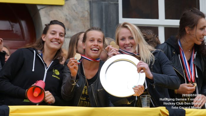 DSC08828- Huldiging Dames 1 en technische staf Hockey Club Den Bosch - 16mei2016 - foto GerardMontE web DSC08828- Huldiging Dames 1 en technische staf Hockey Club Den Bosch - 16mei2016 - foto GerardMontE web