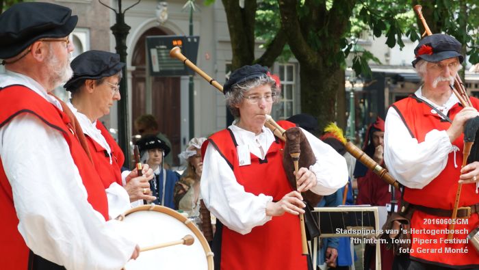 DSC03107- Stadspijpers van s-Hertogenbosch - 7th International Town Pipers Festival - 3-4-5juni2016 - foto GerardMontE web