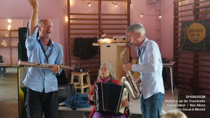 DSC01826- Voltaire op de Tramkade - Social label - rest Van Aken - 25juni2016 - foto GerardMontE klein