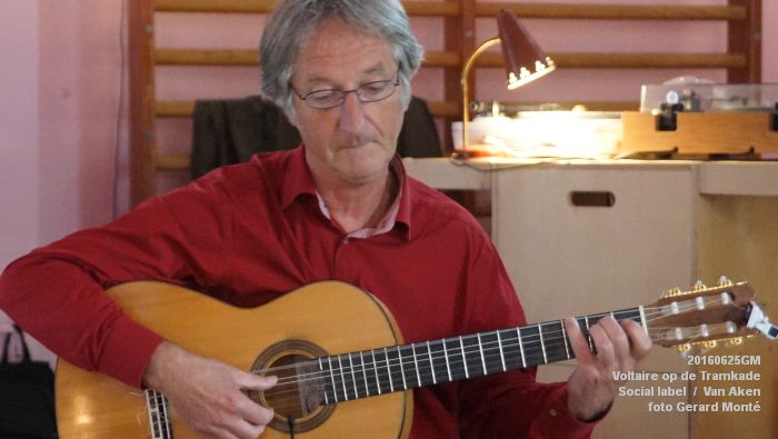 DSC01938- Voltaire op de Tramkade - Social label - rest Van Aken - 25juni2016 - foto GerardMontE klein