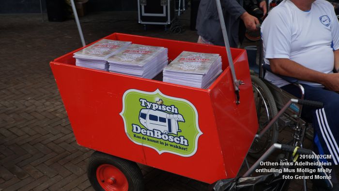 DSC03808- Orthen-links Villa Orthen Adelheidplein - onthulling kunstwerk Mus Mollige Molly - 2juli2016 - foto GerardMontE web