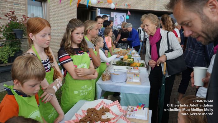 DSC03817- Orthen-links Villa Orthen Adelheidplein - onthulling kunstwerk Mus Mollige Molly - 2juli2016 - foto GerardMontE web