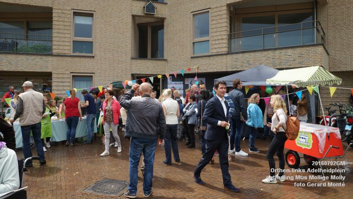 DSC03834- Orthen-links Villa Orthen Adelheidplein - onthulling kunstwerk Mus Mollige Molly - 2juli2016 - foto GerardMontE web