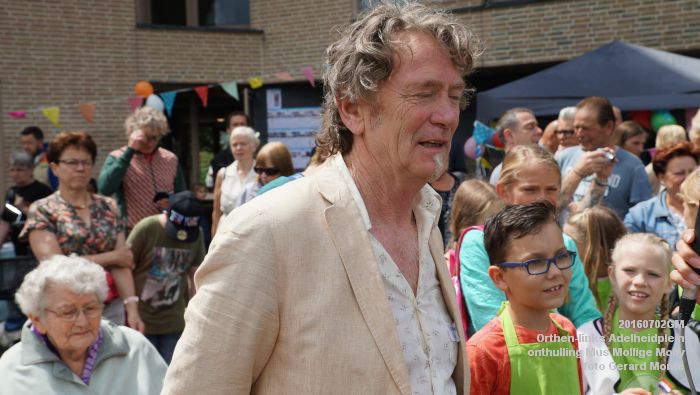 DSC03853- Orthen-links Villa Orthen Adelheidplein - onthulling kunstwerk Mus Mollige Molly - 2juli2016 - foto GerardMontE web