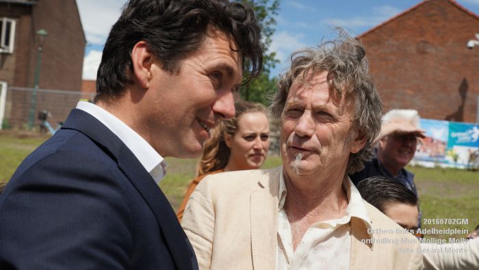 DSC03878- Orthen-links Villa Orthen Adelheidplein - onthulling kunstwerk Mus Mollige Molly - 2juli2016 - foto GerardMontE web