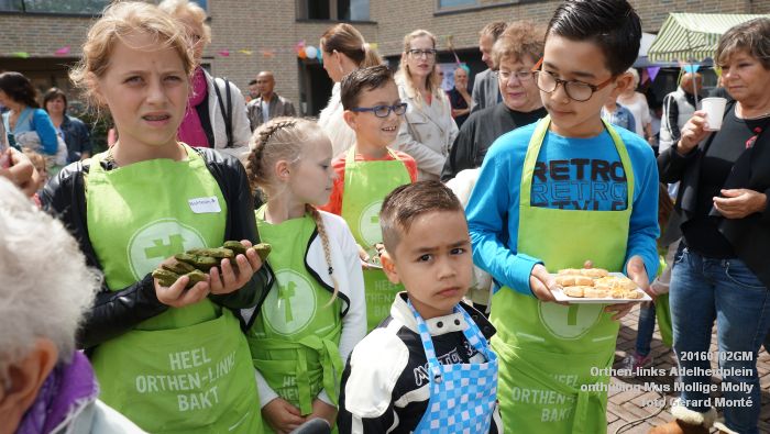 DSC03884- Orthen-links Villa Orthen Adelheidplein - onthulling kunstwerk Mus Mollige Molly - 2juli2016 - foto GerardMontE web