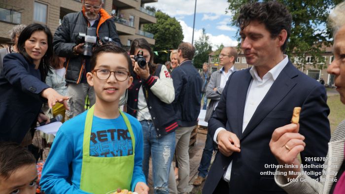 DSC03885- Orthen-links Villa Orthen Adelheidplein - onthulling kunstwerk Mus Mollige Molly - 2juli2016 - foto GerardMontE web