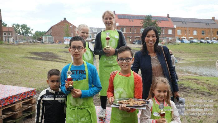 DSC03910- Orthen-links Villa Orthen Adelheidplein - onthulling kunstwerk Mus Mollige Molly - 2juli2016 - foto GerardMontE web